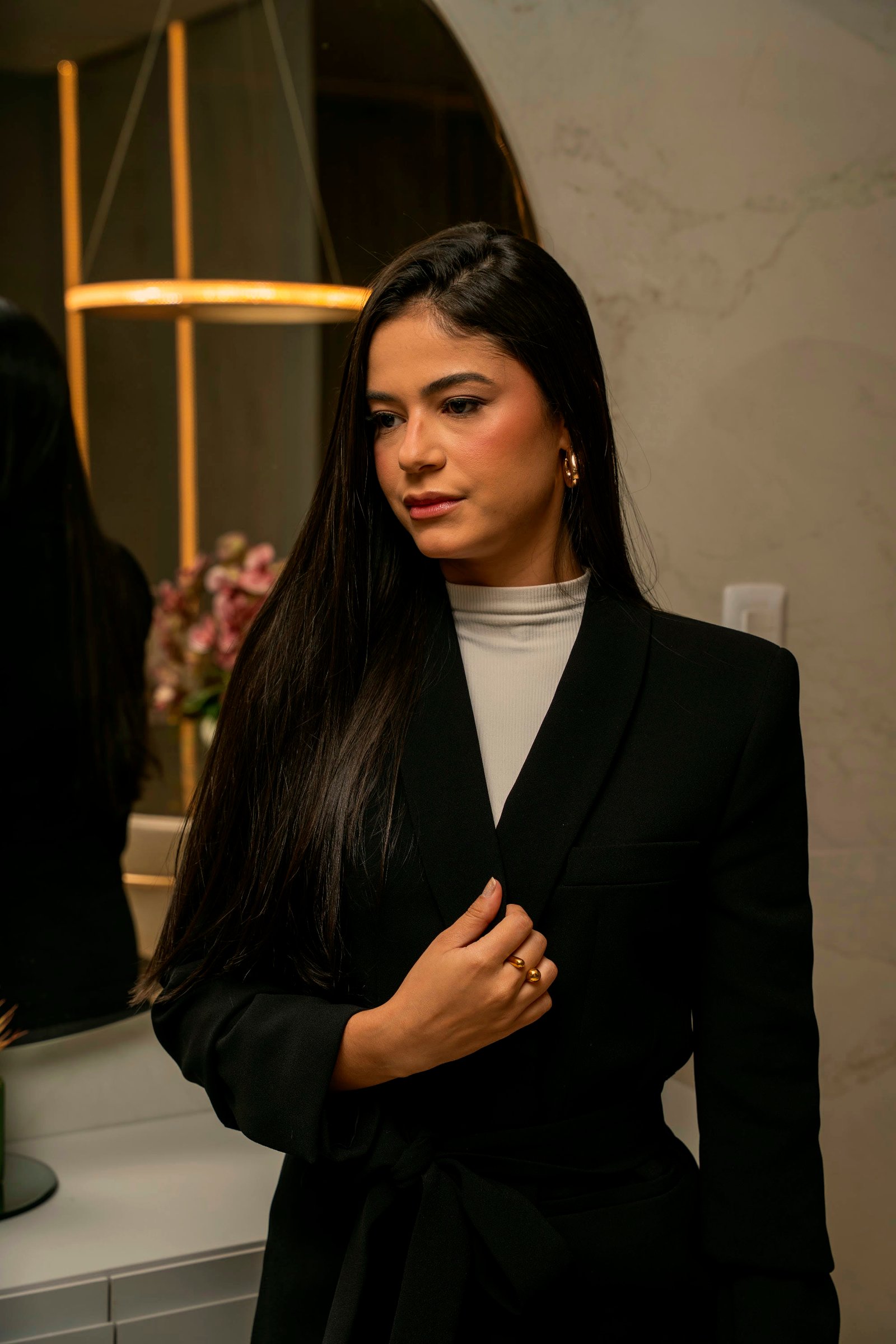 Mariane Cunha em retrato editorial